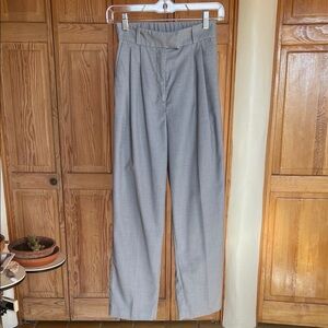 H&M - Gray Ankle Trousers - Size US 2